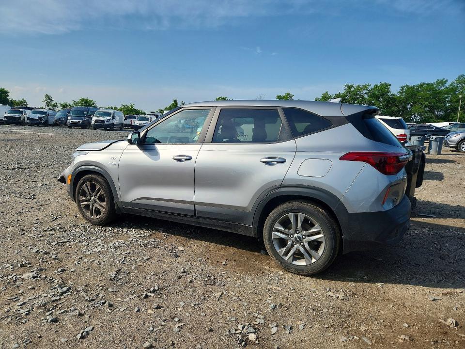 2023 KIA SELTOS LX — Фото 2 из 12