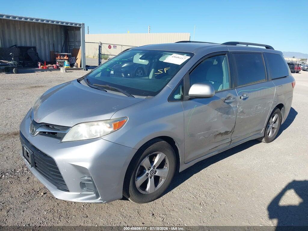5TDKZ3DCXJS926697 2018 TOYOTA SIENNA photo no. 2