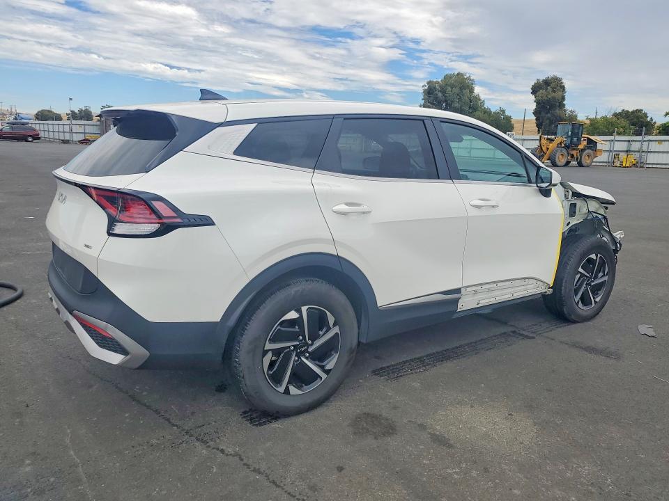2023 KIA SPORTAGE LX — Фото 3 из 13
