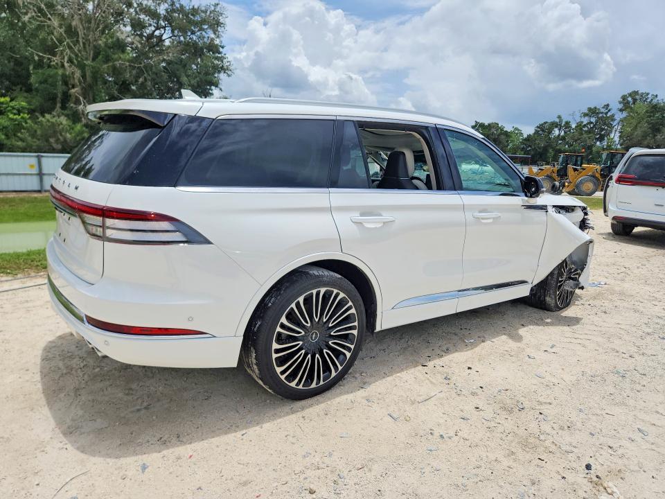 2023 LINCOLN AVIATOR BLACK LABEL — Фото 3 из 14