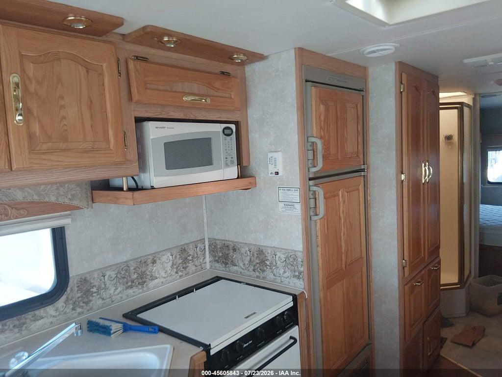 1FCNF53S610A07440 2001 FOREST RIVER WINDSONG photo no. 12