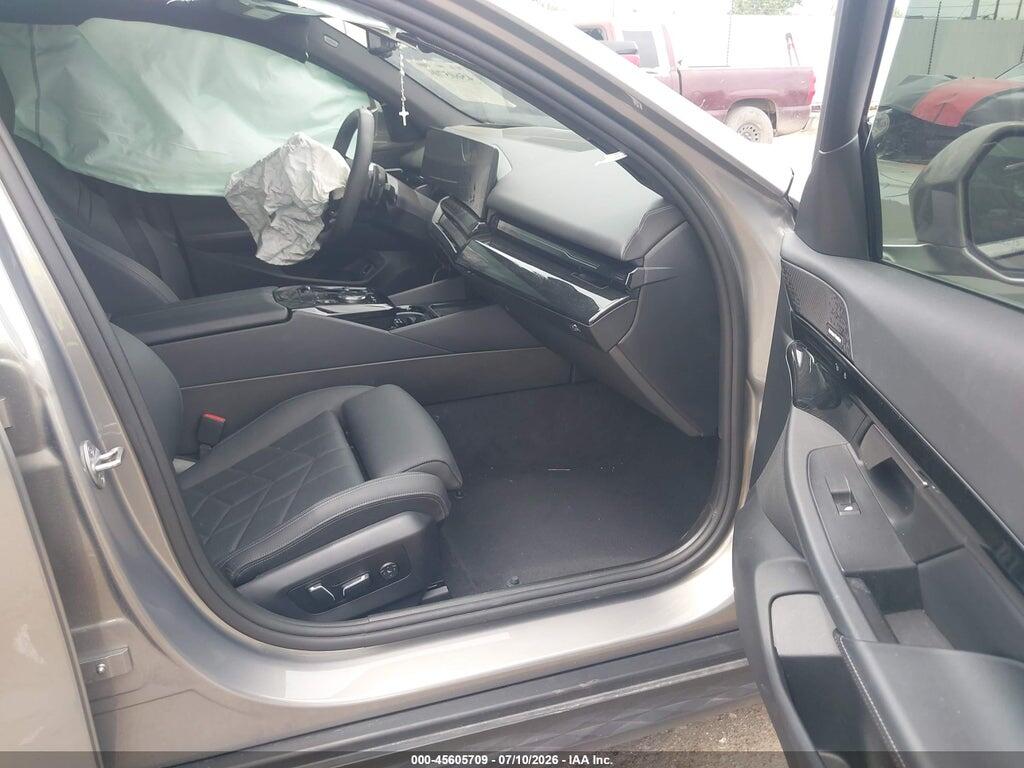 WBA53FJ06RCP87561 2024 BMW 530I photo no. 5