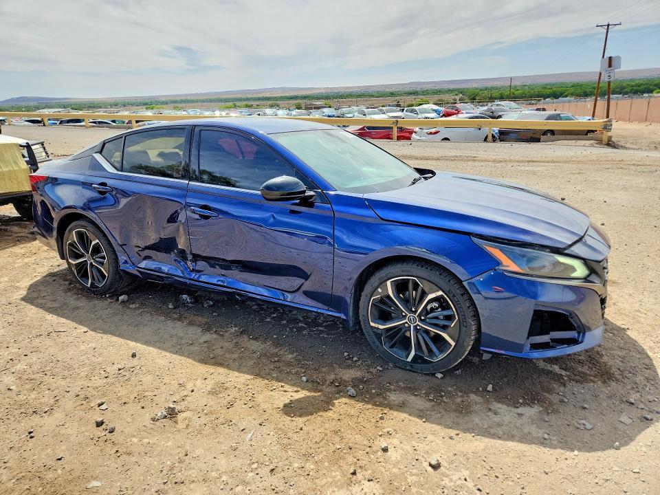 2023 NISSAN ALTIMA SR — Фото 4 из 12