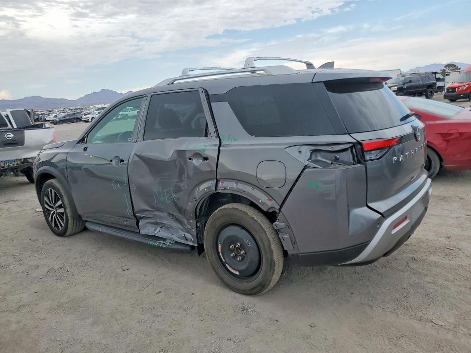 2023 NISSAN PATHFINDER PLATINUM — Фото 2 из 13