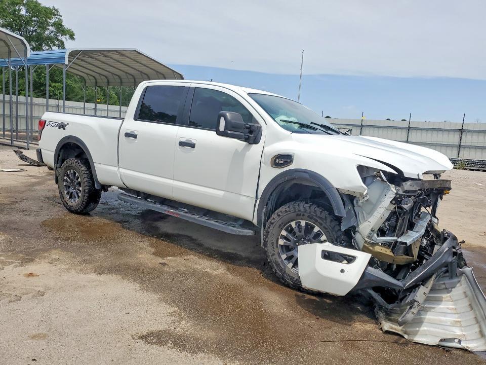 2023 NISSAN TITAN XD PRO-4X — Фото 4 из 12