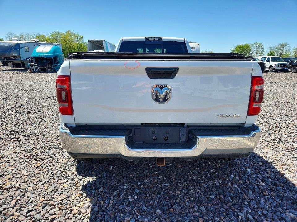 2023 RAM 3500 TRADESMAN — Фото 6 из 12