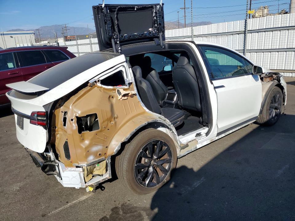2023 TESLA MODEL X — Фото 3 из 14