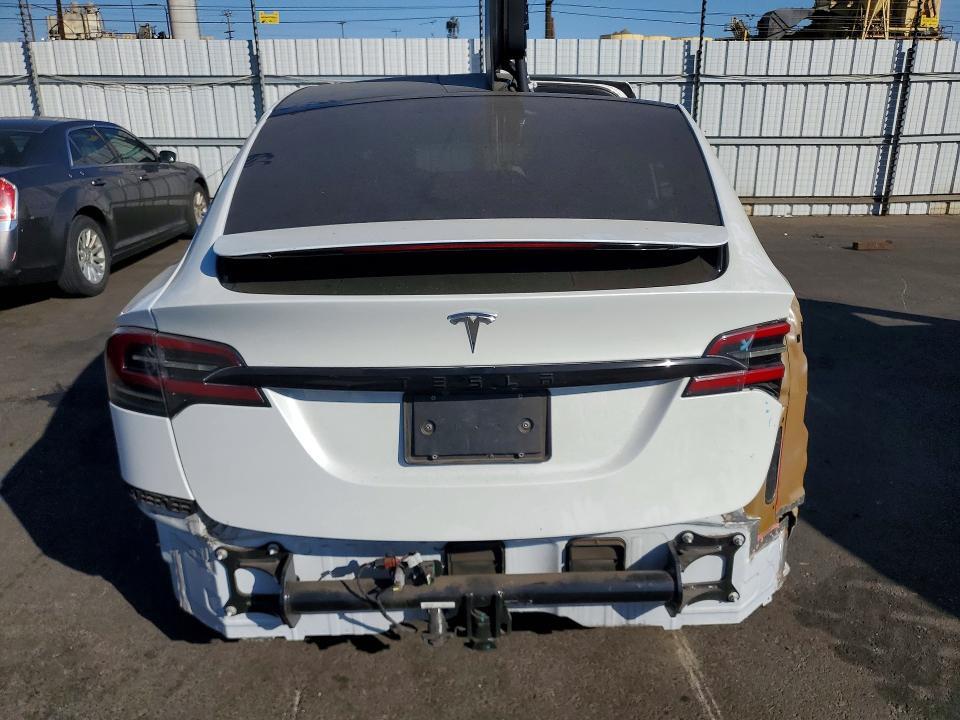 2023 TESLA MODEL X — Фото 6 из 14
