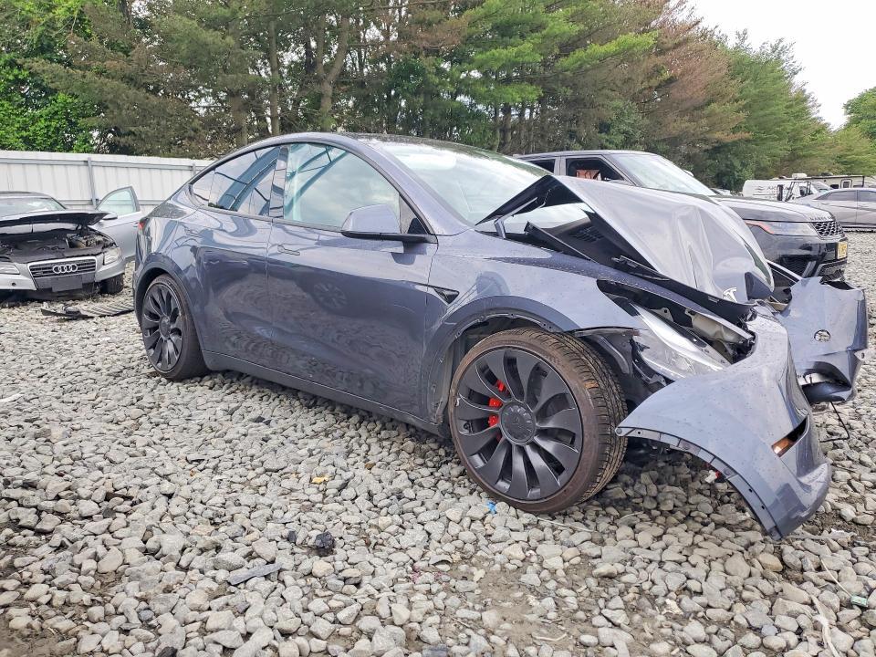 2023 TESLA MODEL Y — Фото 4 из 12