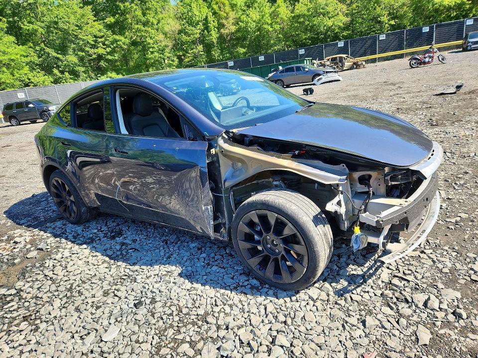 2023 TESLA MODEL Y — Фото 4 из 13