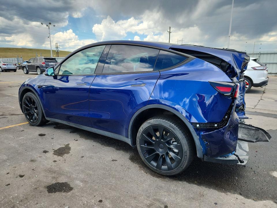2023 TESLA MODEL Y — Фото 2 из 12