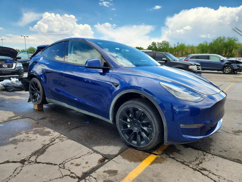 2023 TESLA MODEL Y — Фото 4 из 12