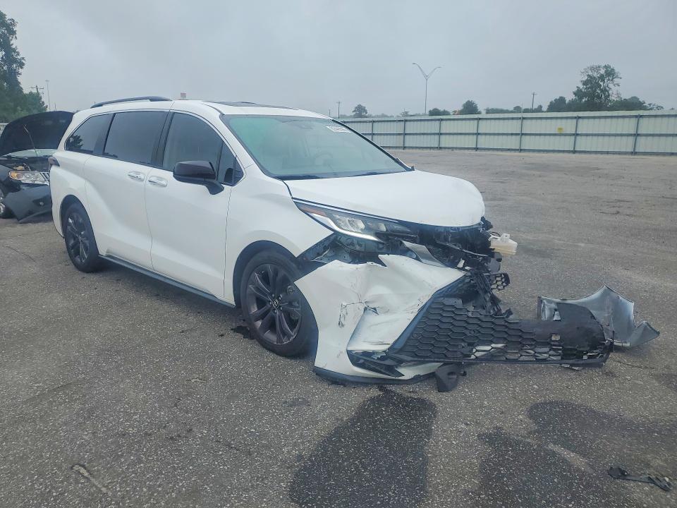 2023 TOYOTA SIENNA XSE 7-PASSENGER — Фото 4 из 13