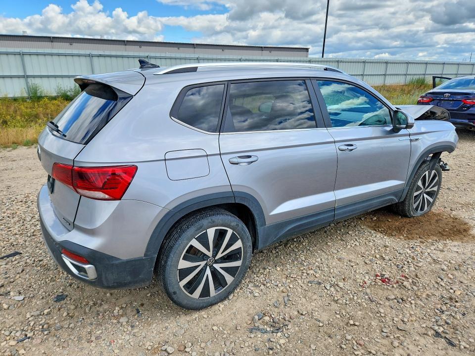 2023 VOLKSWAGEN TAOS SE — Фото 3 из 14