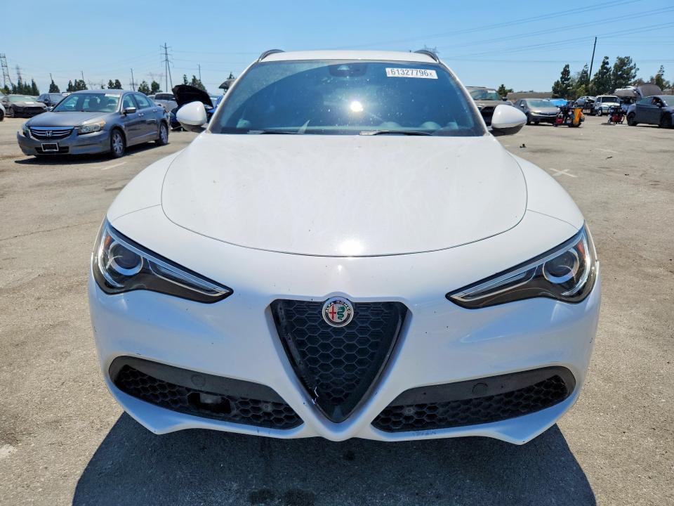2022 ALFA ROMEO STELVIO — Фото 5 из 13