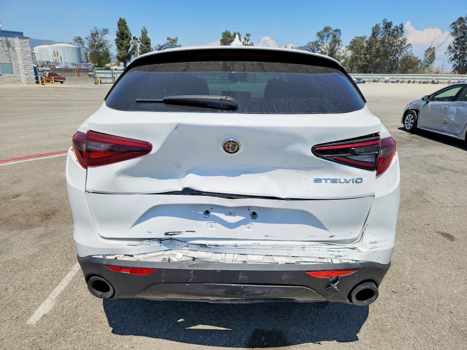 2022 ALFA ROMEO STELVIO — Фото 6 из 13