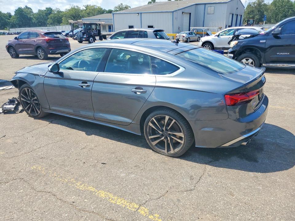 WAUA4CF56NA033225 2022 AUDI S5 photo no. 2