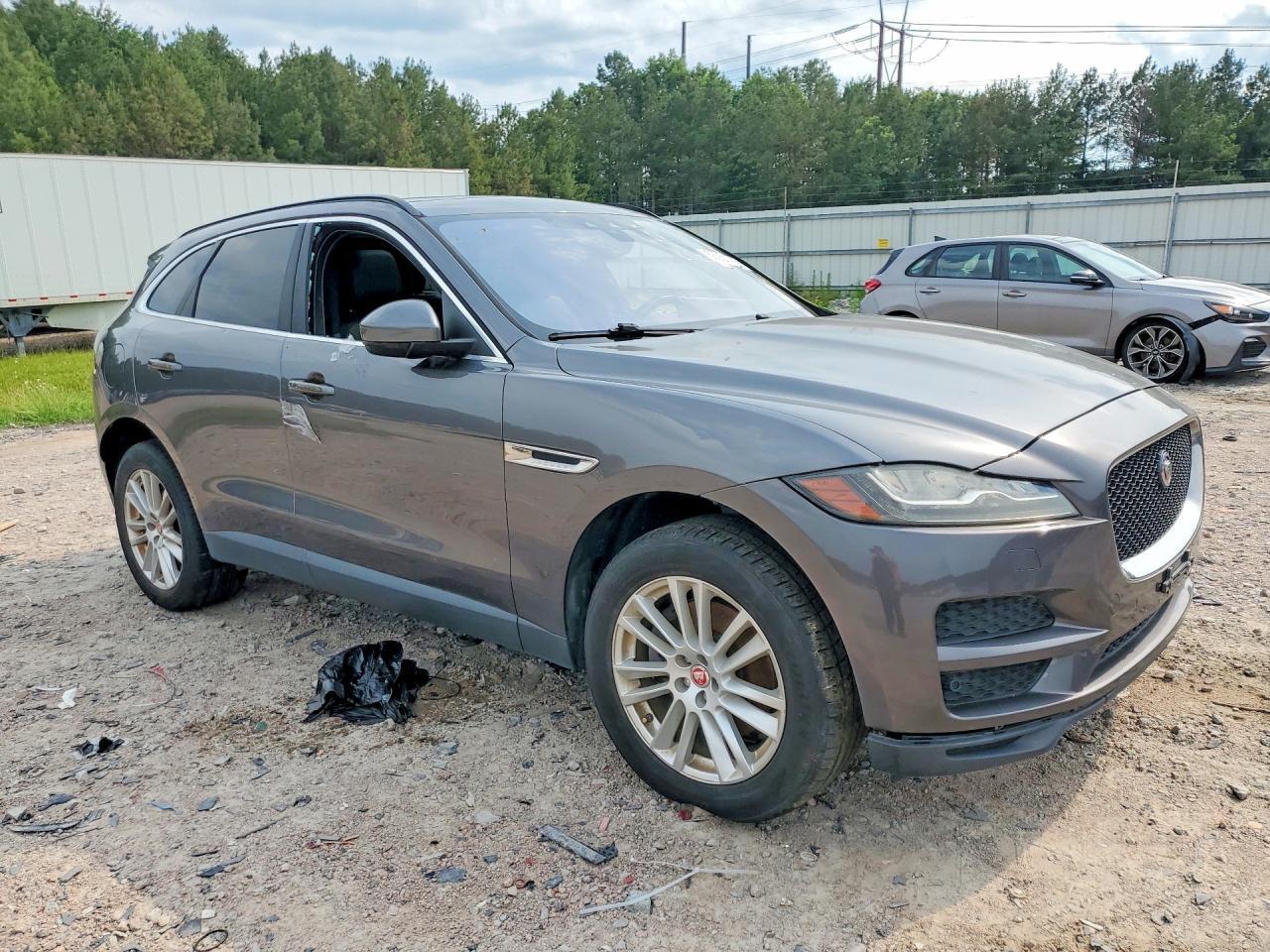 2017 JAGUAR F-PACE PRESTIGE — Фото 4 из 13