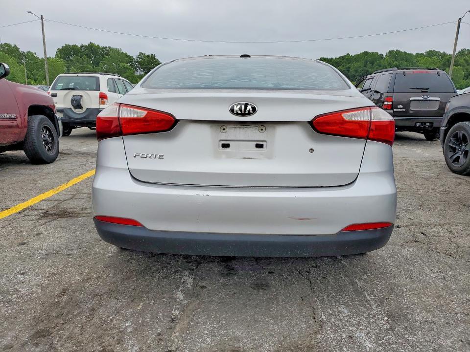 2015 KIA FORTE LX — Фото 6 из 12