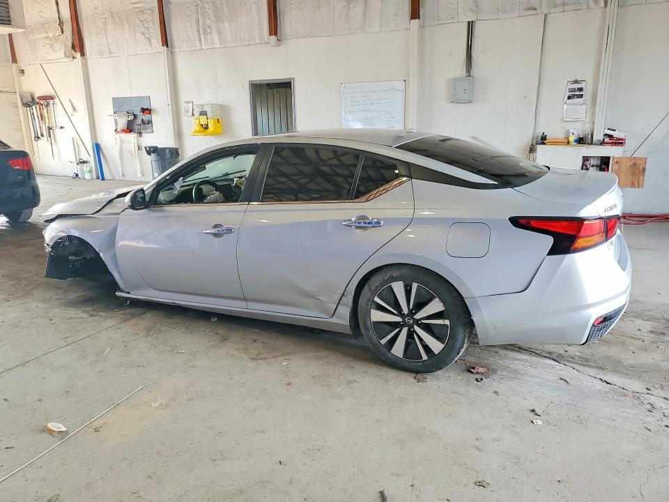 2022 NISSAN ALTIMA SV — Фото 2 из 12