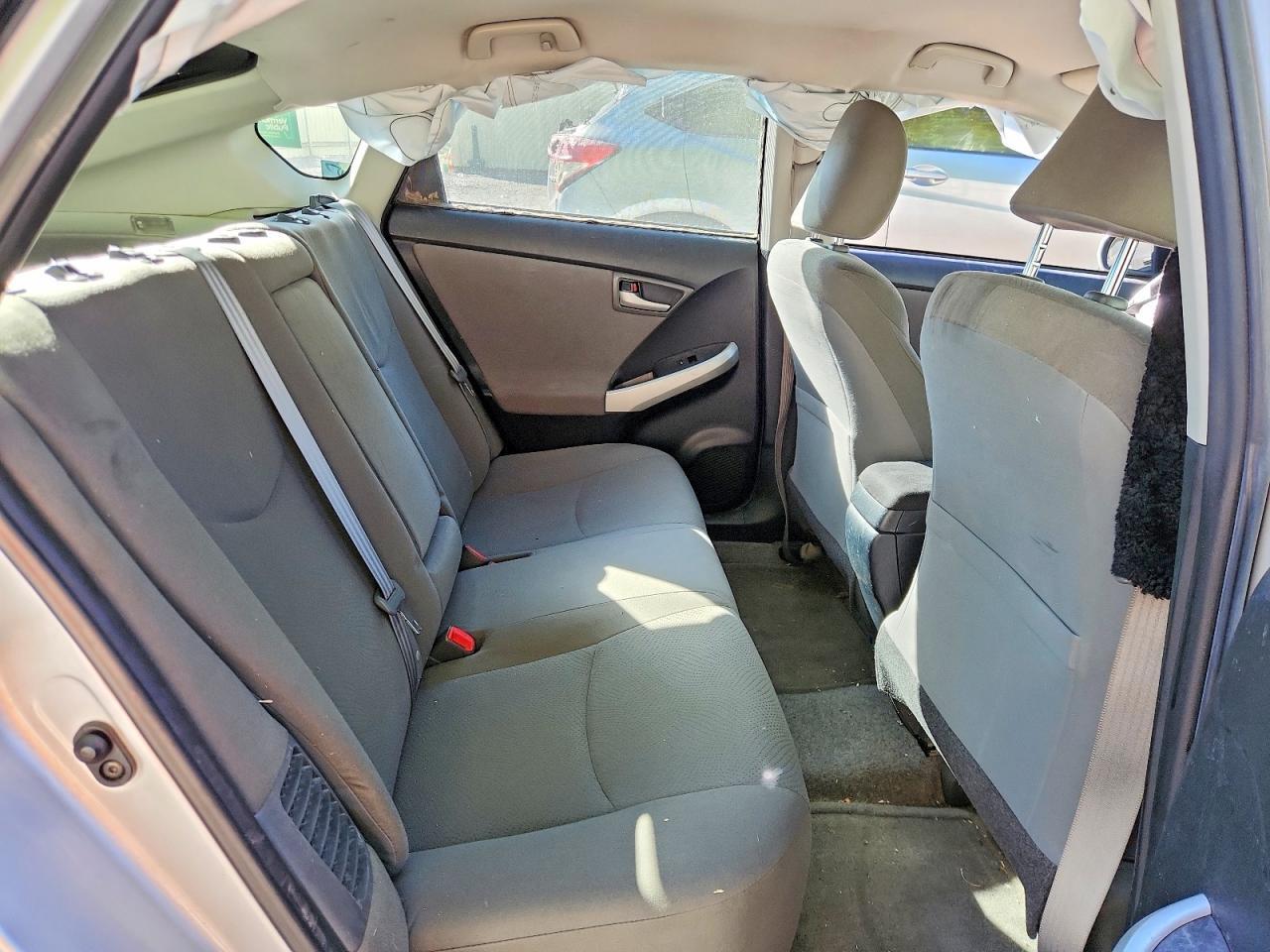 2015 TOYOTA PRIUS TWO — Фото 10 из 12
