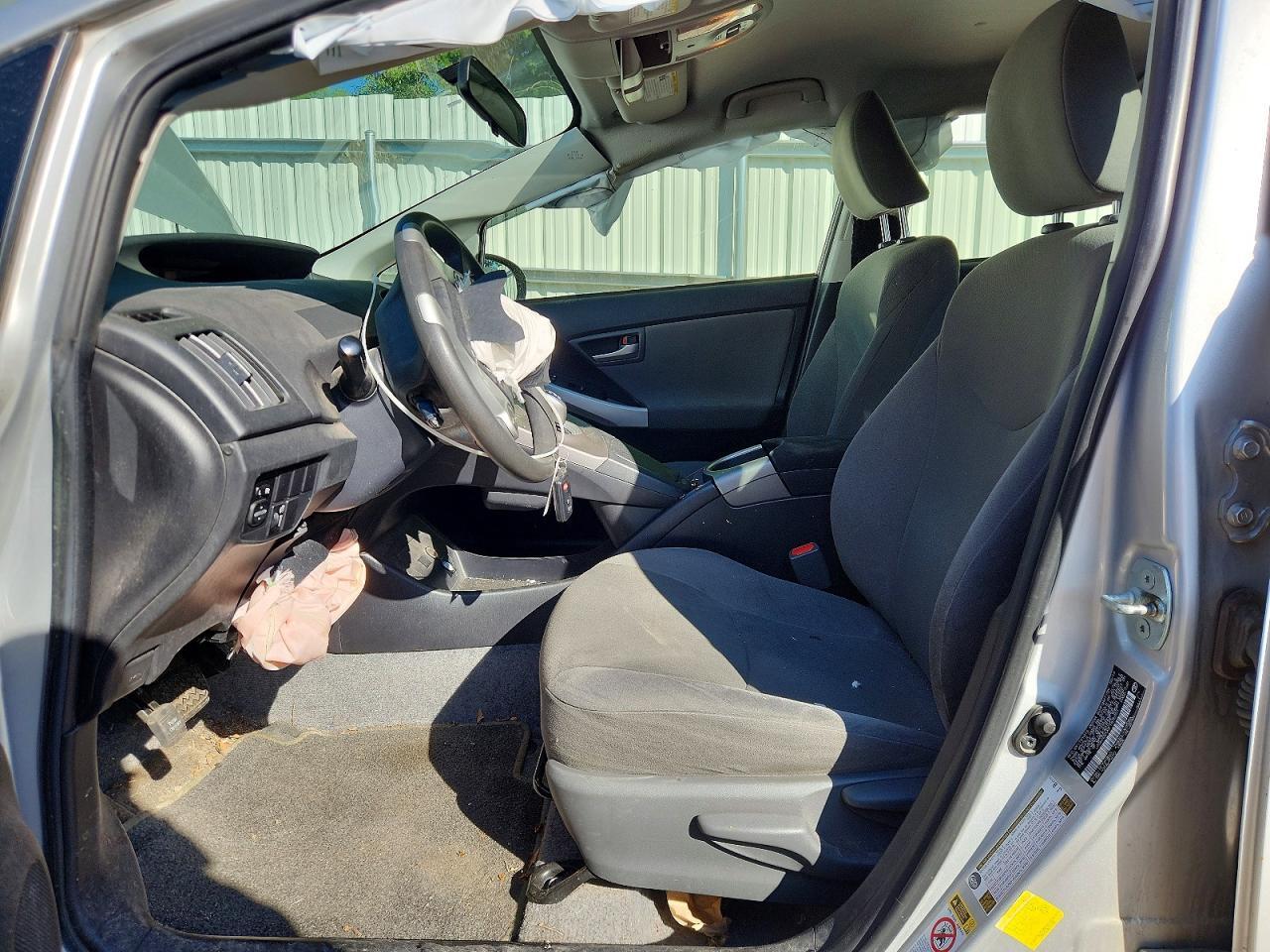 2015 TOYOTA PRIUS TWO — Фото 7 из 12