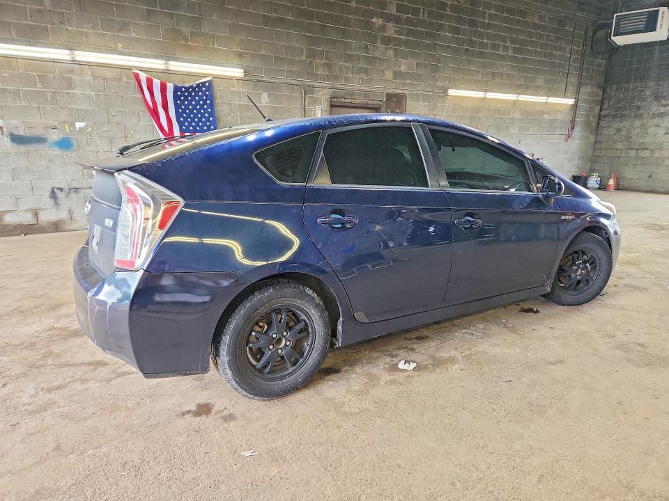 2014 TOYOTA PRIUS TWO — Фото 3 из 12