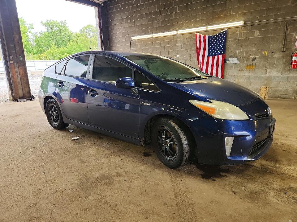 2014 TOYOTA PRIUS TWO — Фото 4 из 12