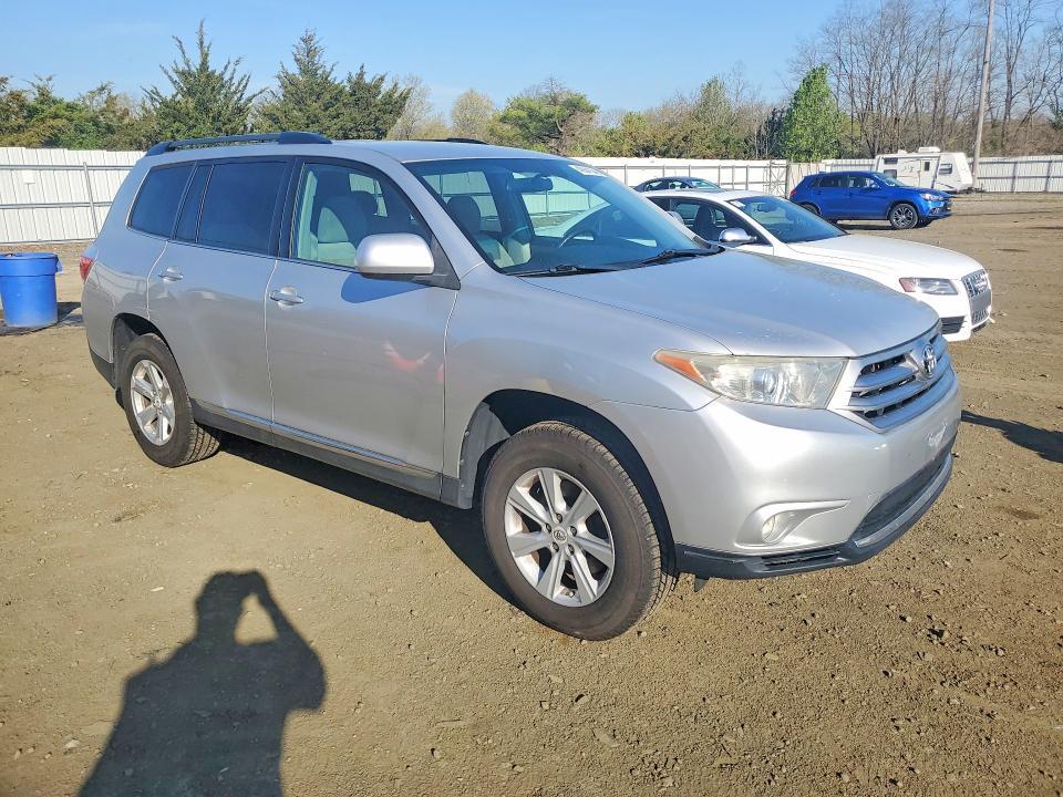 2013 TOYOTA HIGHLANDER PLUS — Фото 4 из 13