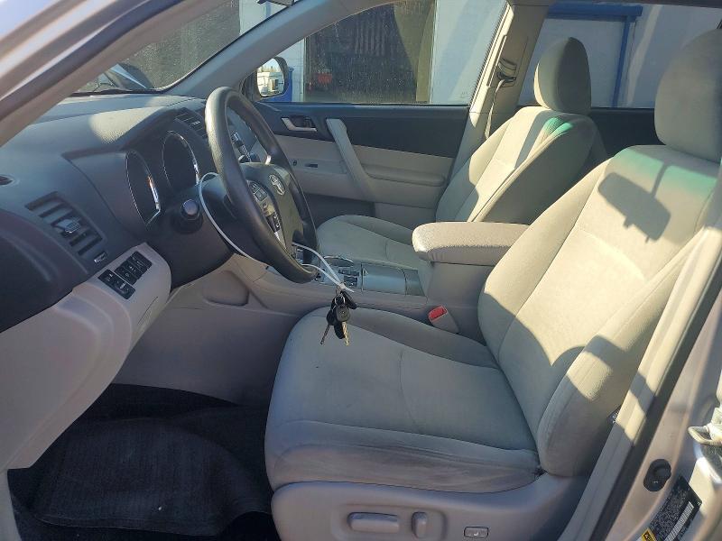 2013 TOYOTA HIGHLANDER PLUS — Фото 7 из 13