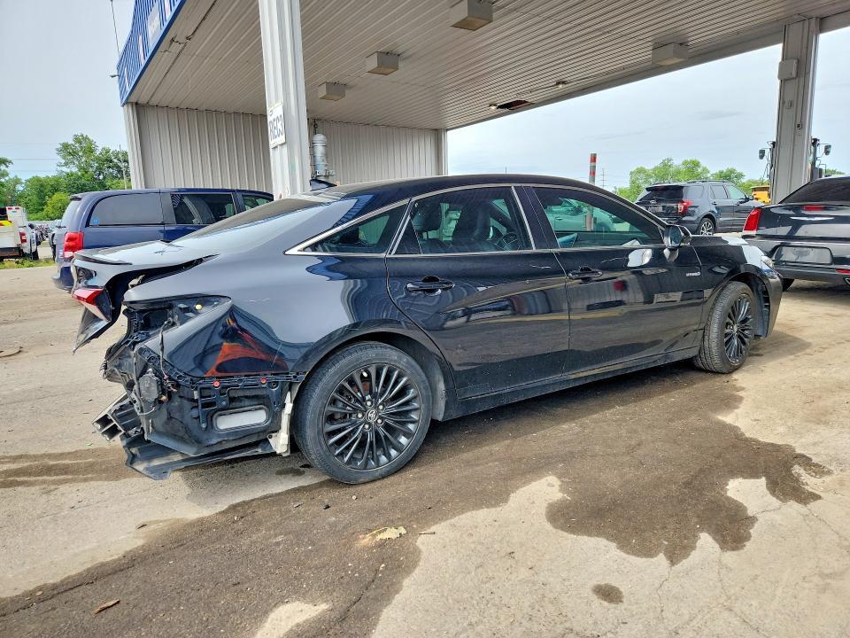 2019 TOYOTA AVALON HYBRID XSE — Фото 3 из 12