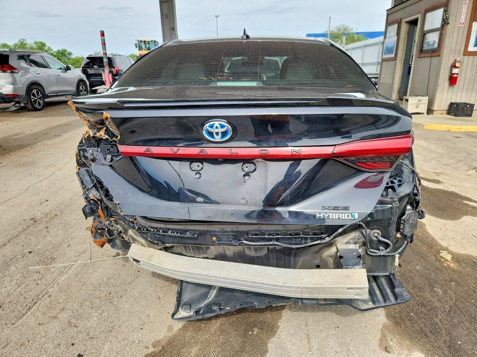 2019 TOYOTA AVALON HYBRID XSE — Фото 6 из 12