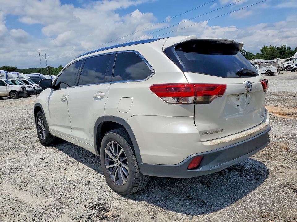 2017 TOYOTA HIGHLANDER XLE — Фото 2 из 13