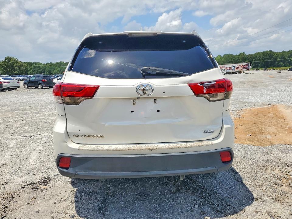 2017 TOYOTA HIGHLANDER XLE — Фото 6 из 13