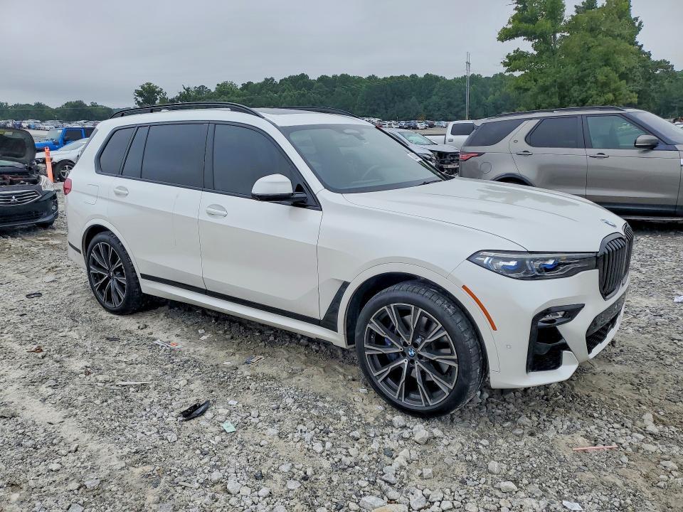 2022 BMW X7 M50I — Фото 4 из 13
