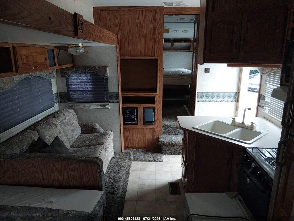 4YDF2812832034907 2003 KEYS CAMPER photo no. 5