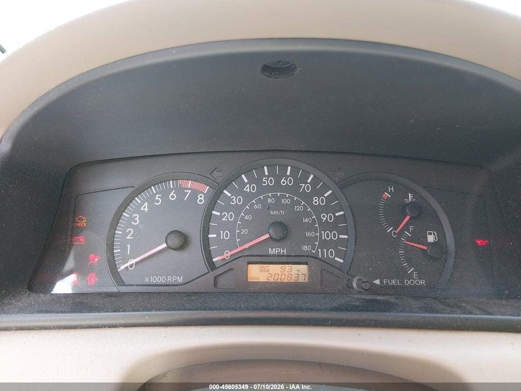 2T1BR32E15C384070 2005 TOYOTA COROLLA photo no. 7