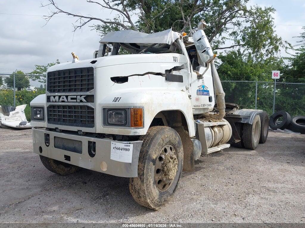 1M1PN4GY3SM017180 2025 MACK PINNACLE photo no. 2
