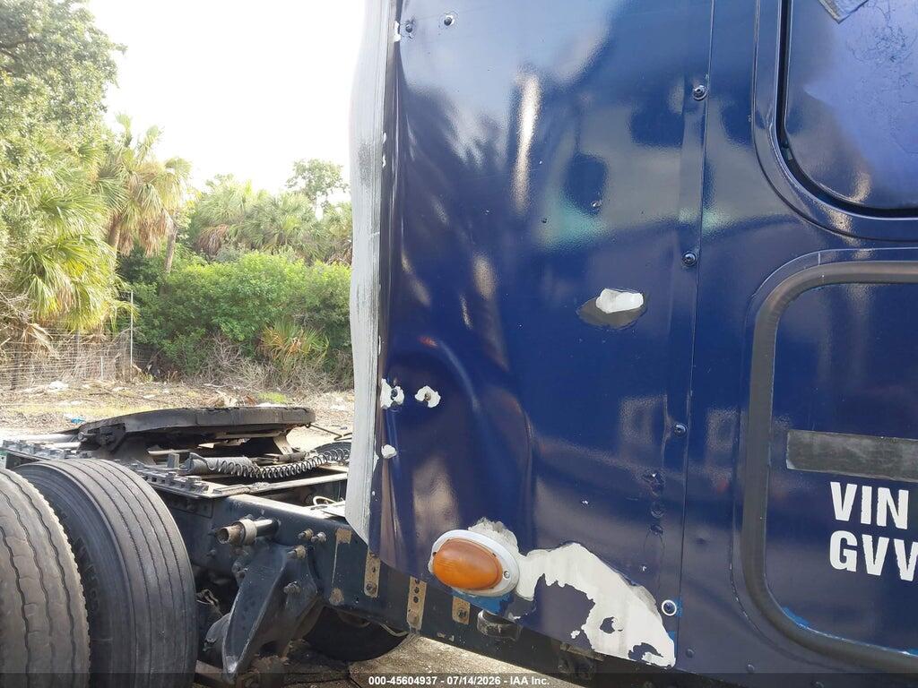 1FUJBBAV67PW77181 2007 FREIGHTLINER CONVENTIONAL photo no. 12