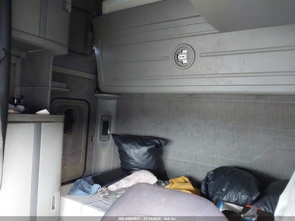 1FUJBBAV67PW77181 2007 FREIGHTLINER CONVENTIONAL photo no. 6