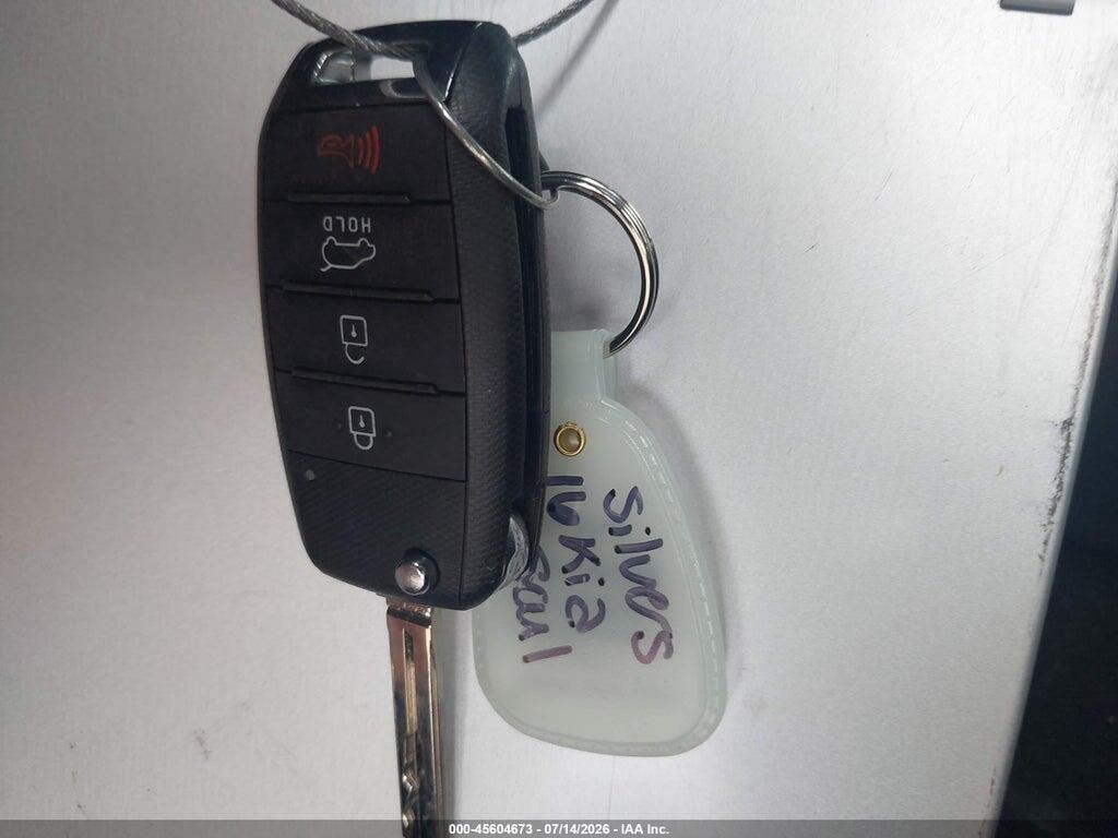 KNDJN2A22G7288591 2016 KIA SOUL photo no. 11