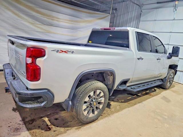 2022 CHEVROLET SILVERADO K2500 CUSTOM — Фото 3 из 12