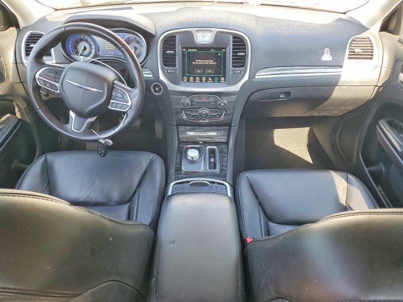 2022 CHRYSLER 300 TOURING L — Фото 8 из 12