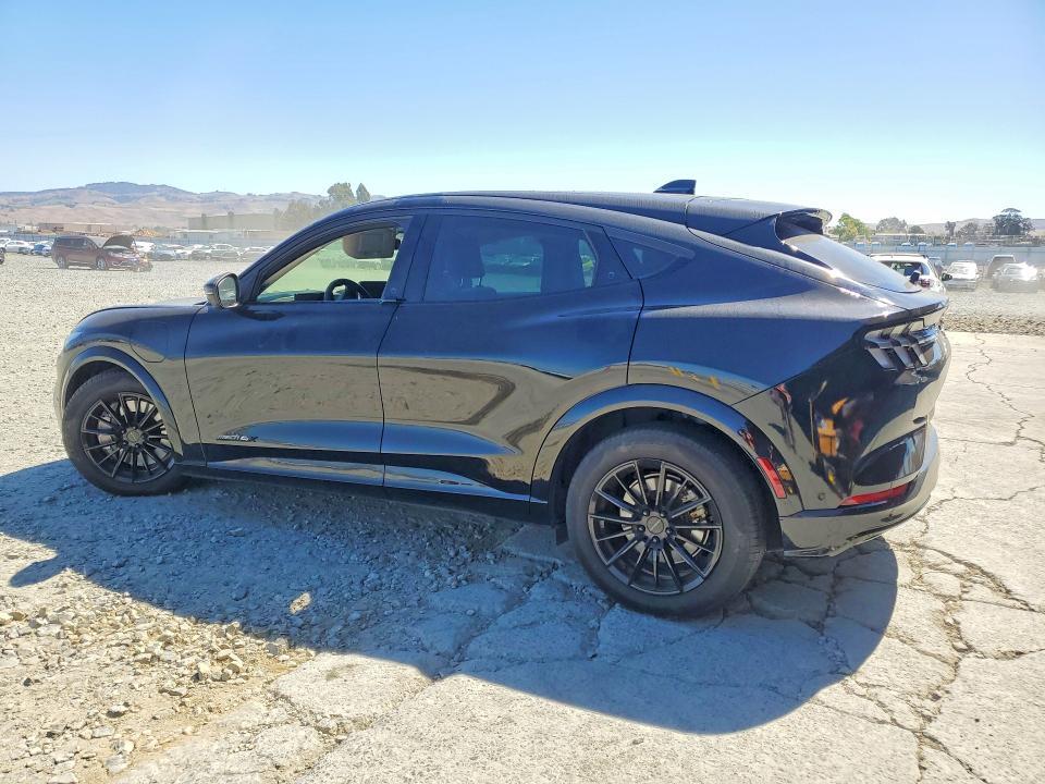 2022 FORD MUSTANG MACH-E CALIFORNIA ROUTE 1 — Фото 2 из 12