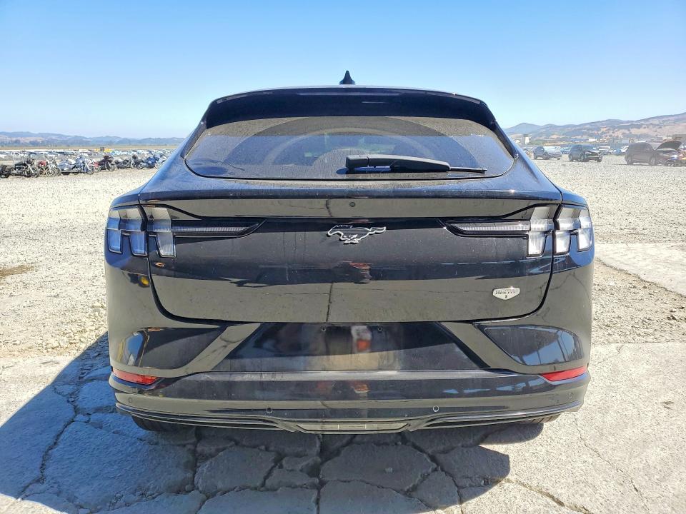 2022 FORD MUSTANG MACH-E CALIFORNIA ROUTE 1 — Фото 6 из 12
