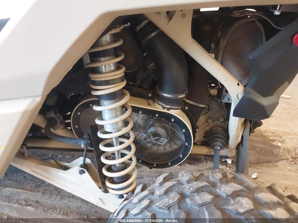 3JBVXAV24PE001576 2023 CAN-AM MAVERICK X3 photo no. 9