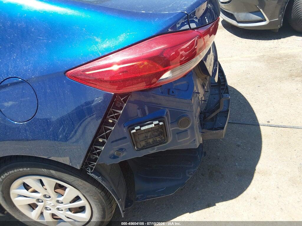 5NPD74LF8HH097953 2017 HYUNDAI ELANTRA photo no. 12