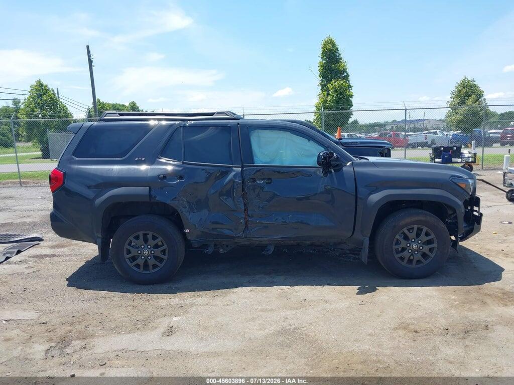2026 TOYOTA 4RUNNER SR5 — Фото 13 из 16