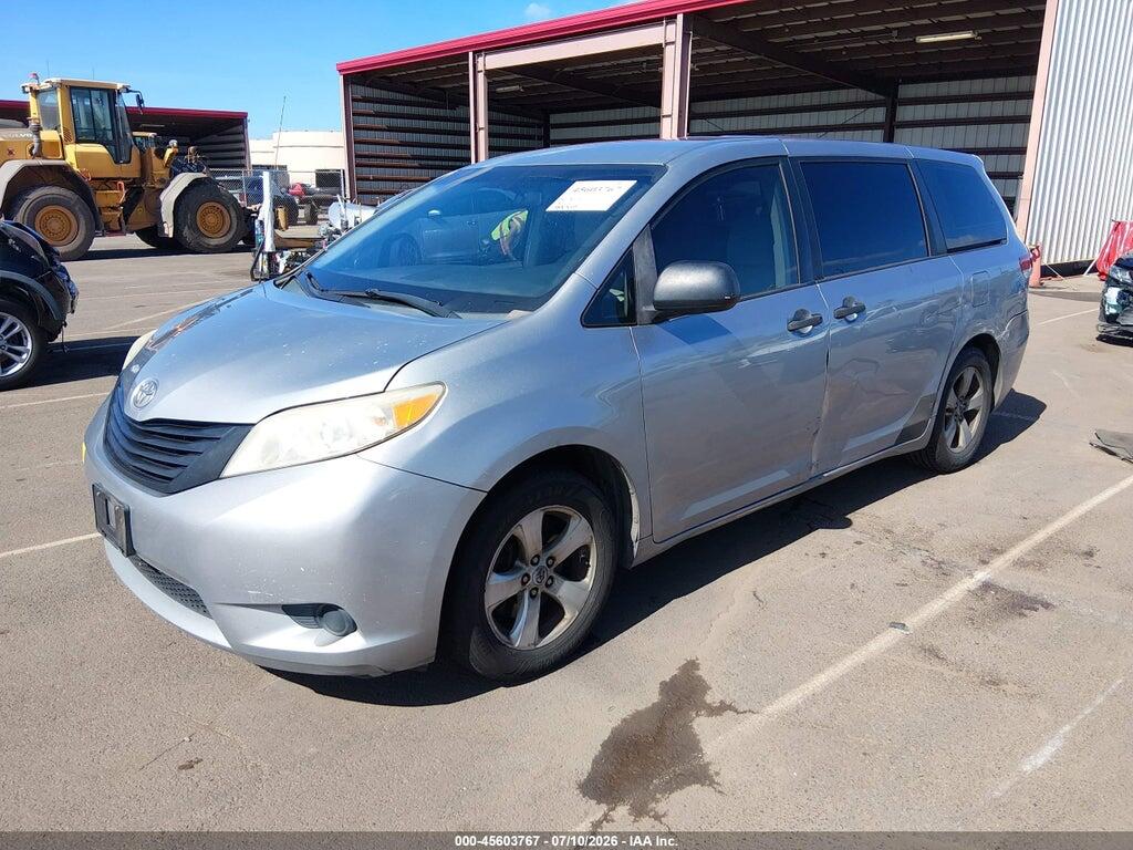 5TDZK3DC6CS201894 2012 TOYOTA SIENNA photo no. 2
