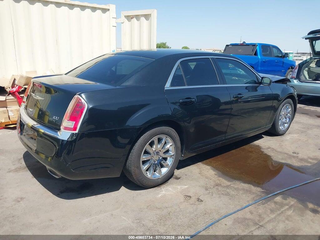2C3CCAAG2DH577477 2013 CHRYSLER 300 photo no. 4